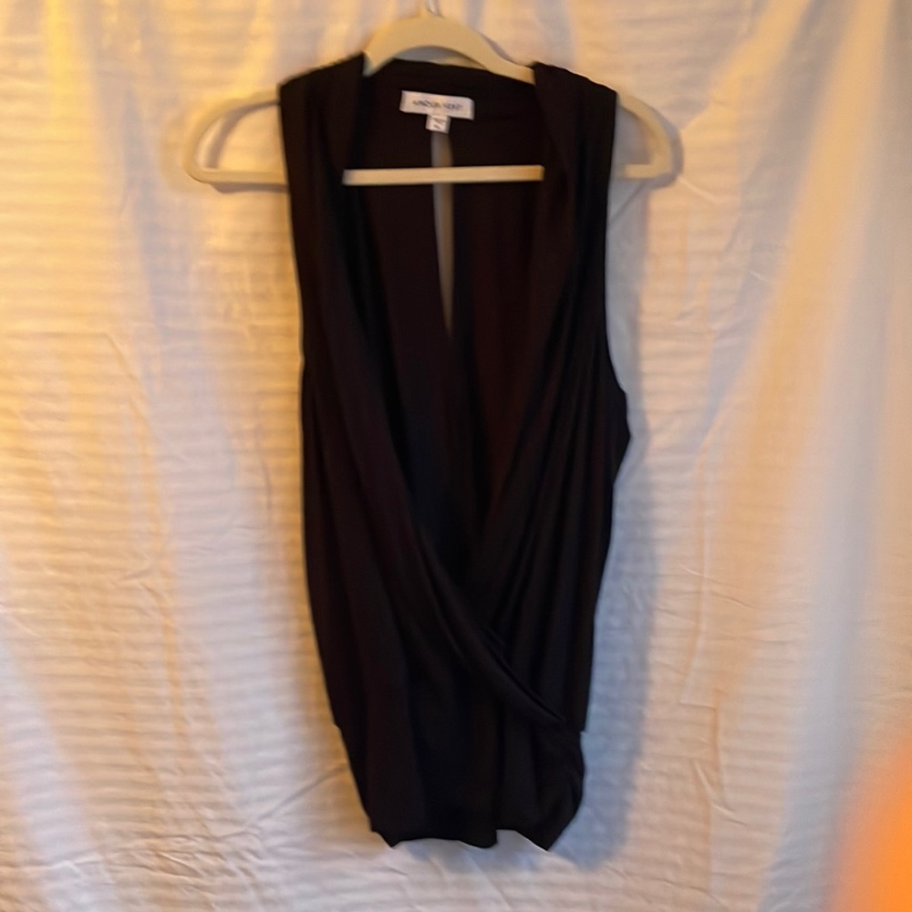 Amour Vert Black Agnes Dream Knit Sleeveless Halter Blouse EUC